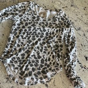 Super cute ladies animal print Chaser top